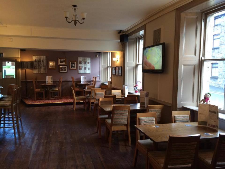 Markets Tavern Hotel Брекон Экстерьер фото